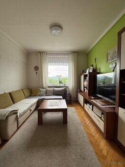 Na predaj priestranný 3 izbový byt, Nábrežná-Trenčín, balkón