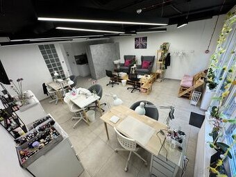 ODSTÚPENIE ZABEHNUTÉHO SALÓNU V CENTRE BRATISLAVY