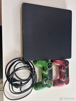 Sony Playstation 4 ,2 ovládače