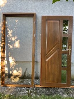 Elegantne vchodove dvere z masivu