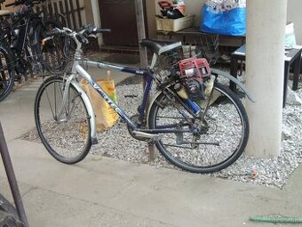 Bicykel s prídavným motorčekom