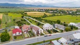 Ponúkame na predaj rodinný dom v krásnym pozemkom v Sačurov