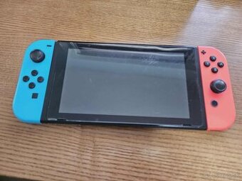 ​Nintendo Switch – Skvelý Stav + 7 super hier ​