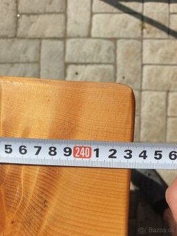 masivny borovicovy stol