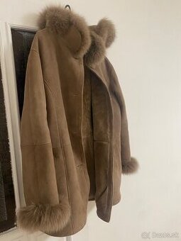 Predám tento krasny Kožuch z ovčej kože