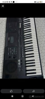 Yamaha PSR E453
