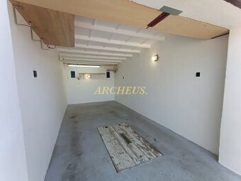 MUROVANÁ GARÁŽ, SVÄTOPLUKOVA ul., NOVÉ MESTO NAD VÁHOM - 1