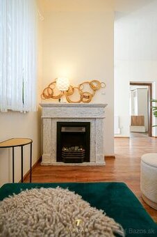 Kompletne zrekonštruovaný RD s veľkým 700m² pozemkom, Rajka