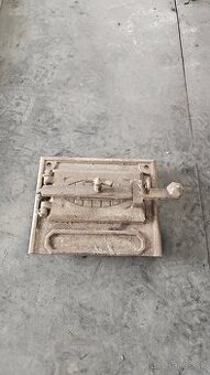 Predám Dvierka na pec liatinové