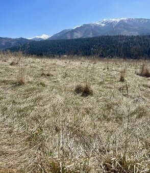 Slnečný investičný pozemok s výhľadom na Roháče