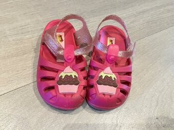 Sandalky velkost 22-23