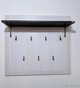 Vesiakovy panel James wood