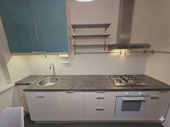 Darujem kuchynu (plne funkcna)