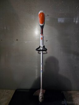 vyžínač na trávnik