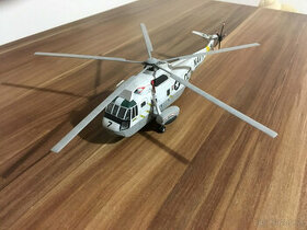 Postavený model vrtuľníka Seaking 1:72