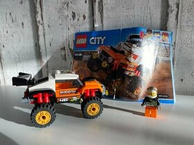 LEGO City 60146 Nákladiak pre kaskadérov - 1