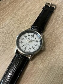 Ručičkové hodinky Eiger Typ P754