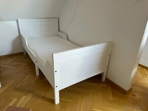 Rastúca posteľ Sundvik IKEA