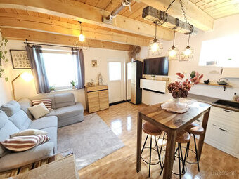 3 izbový mezonetový byt v RD s predzáhradkou a parkovacím mi