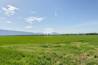 INVESTUJTE DO BUDÚCNOSTI Pozemok v rozrastastajúcej sa časti