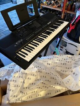 Keybird Yamaha PSR 463 - 1