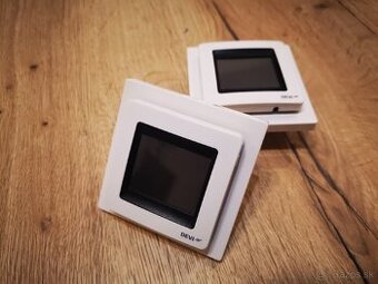 Termostat pre DEVI podlahove kúrenie