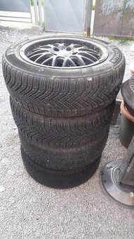205/55R16 zimné Michelin +disky 80eur