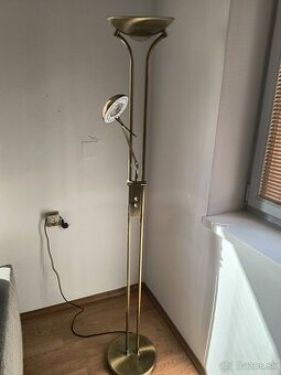Stojaca stmievateľná lampa