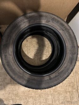 Michelin 215/60 R16