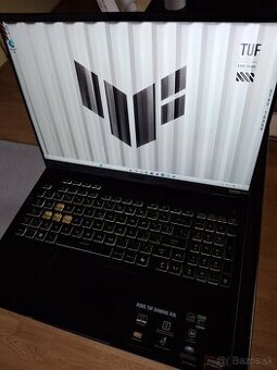 ASUS TUF A16 Ryzen AI 9 HX 370, 16"