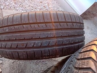 225/40 r19 93Y kumho 2kusy letne 8mm