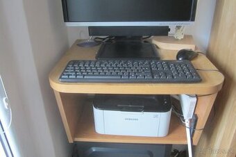 PC stolík