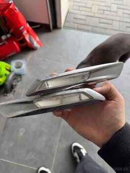 Bočné smerovky  na Bmw F10