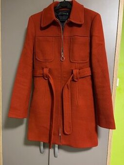 Krátky dámsky kabát