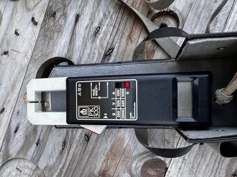 PK 300 – kliešťový ampérmeter / voltmeter