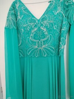 spoločenské šaty na svadbu