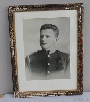 Foto vojaka I. sv. vojna v ráme so sklom