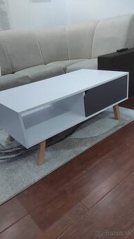 Konferenčný stolík