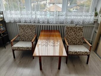 Kreslá so stolíkom