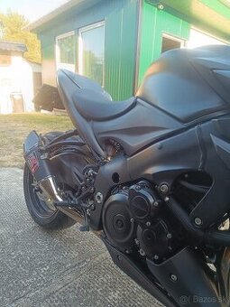 Suzuki GSXS 1000