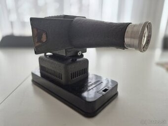 Starý diaprojektor Optikotechna. V perfektnom stave