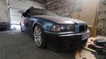 BMW E36 320i