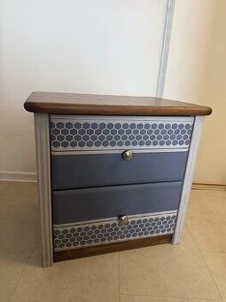 2 Dizajnové drevenné nočné stolíky komody - ako nové