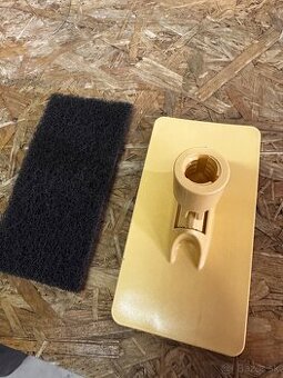 Podlahová čistiaca drôtenka s držiakom na násadu – NOVÉ (via