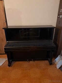 Pianino / klavir August Forster