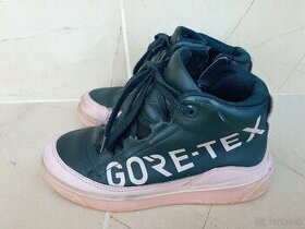 Dievčenské topánky