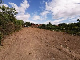 PREDAJ stavebné pozemky Slovenský Grob 688 a 757m2, Pezinok
