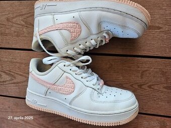 Nike airforce 1 valentines Day 38.5