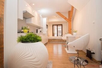 Tehlový byt v centre Košíc, s balkónom a výťahom