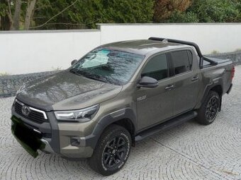 Toyota Hilux 2.8 Invincible